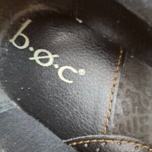 womans black clogs BOC 9,5 Wide.  Quality shoe; nursing grade; very comfortable